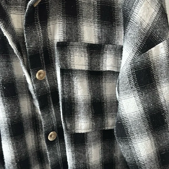 Plaid Shacket L Boyfriend Fit Black/White Cropped Raw Hem Grunge Streetwear BTS - Picture 11 of 12